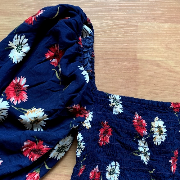 Forever 21 Blue Floral Crop Top - Picture 3 of 3